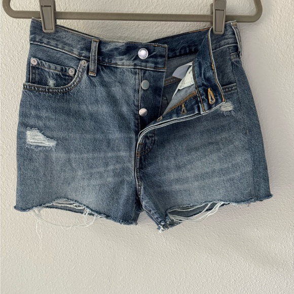 Everlane Women’s The Denim Short in Distressed Light Wash Blue - 26 - Picture 3 of 9